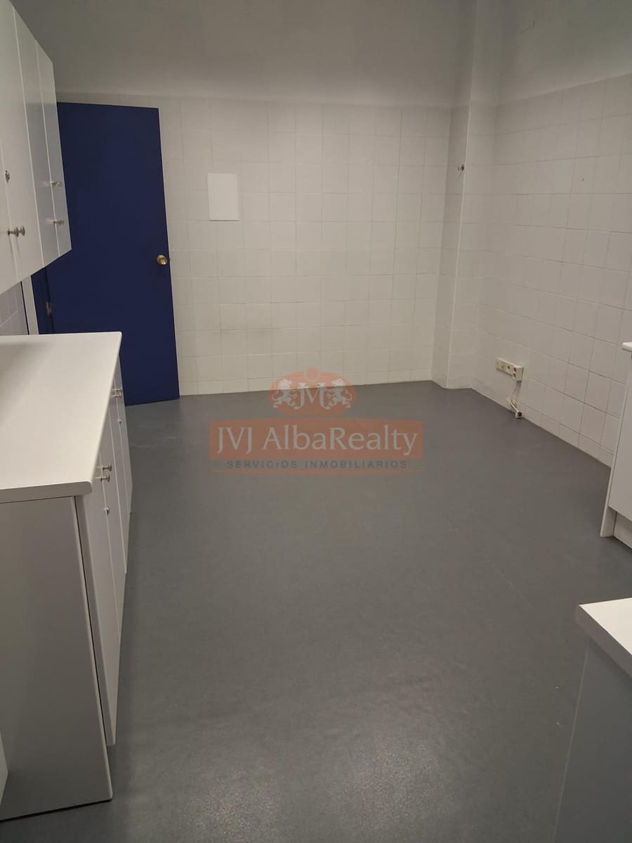 Commercial for rent in Albacete city - € 4,000 (Ref: 9723697)
