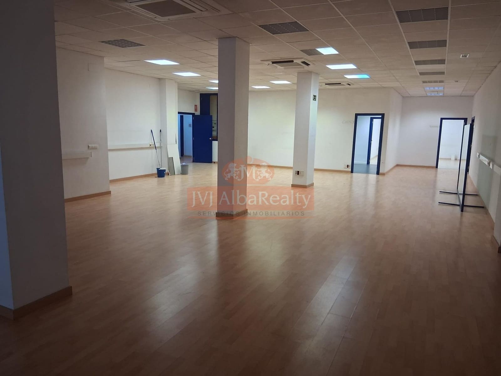 Commercial for rent in Albacete city - € 4,000 (Ref: 9723697)