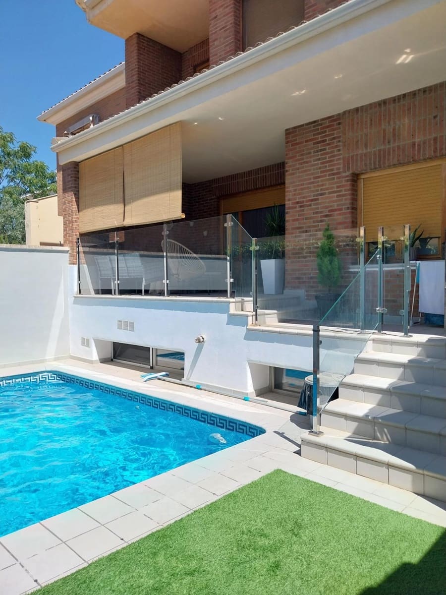 4 bedroom Villa for sale in Albacete city with pool garage - € 695,000 (Ref: 9723698)
