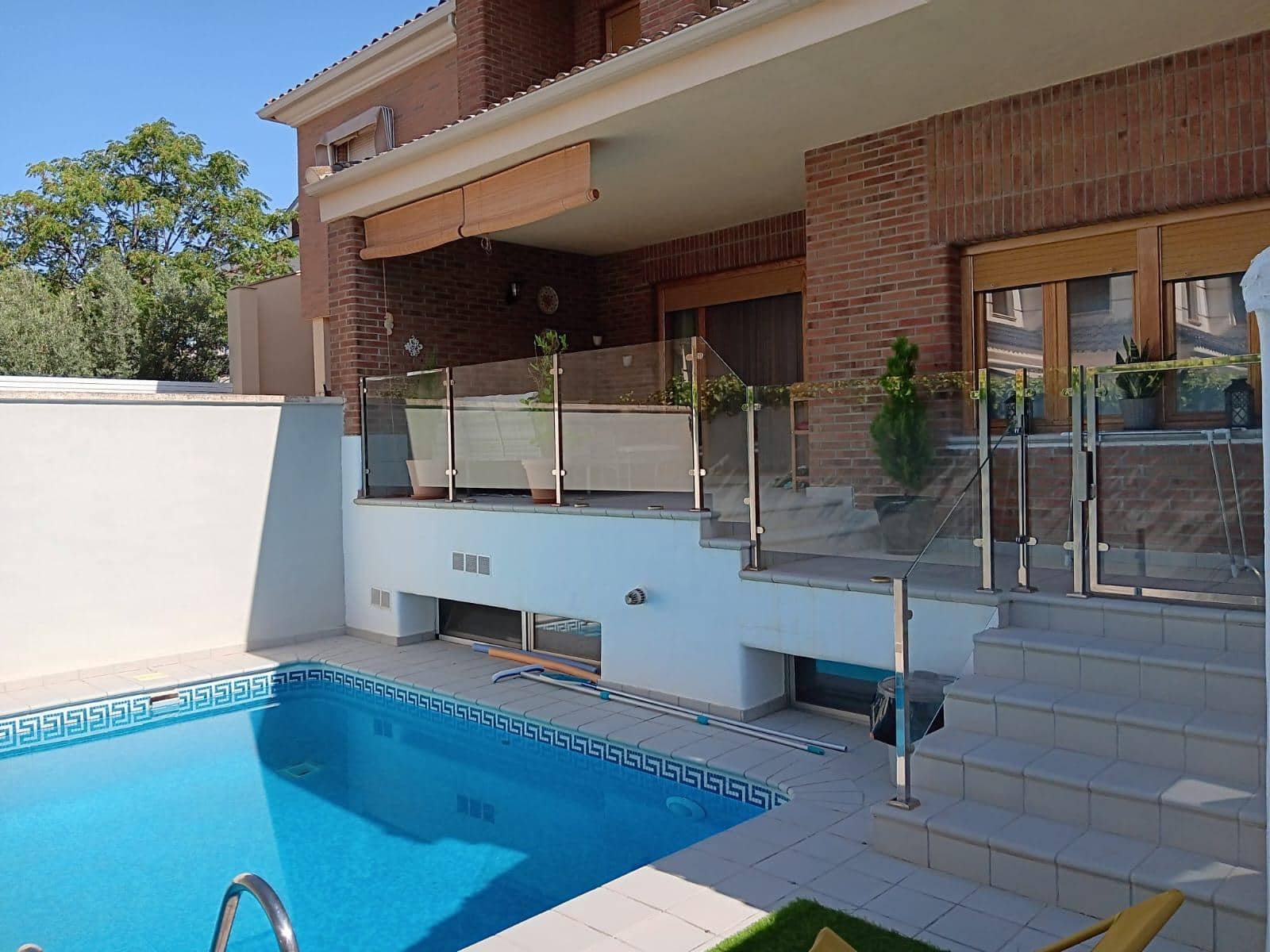 4 bedroom Villa for sale in Albacete city with pool garage - € 695,000 (Ref: 9723698)