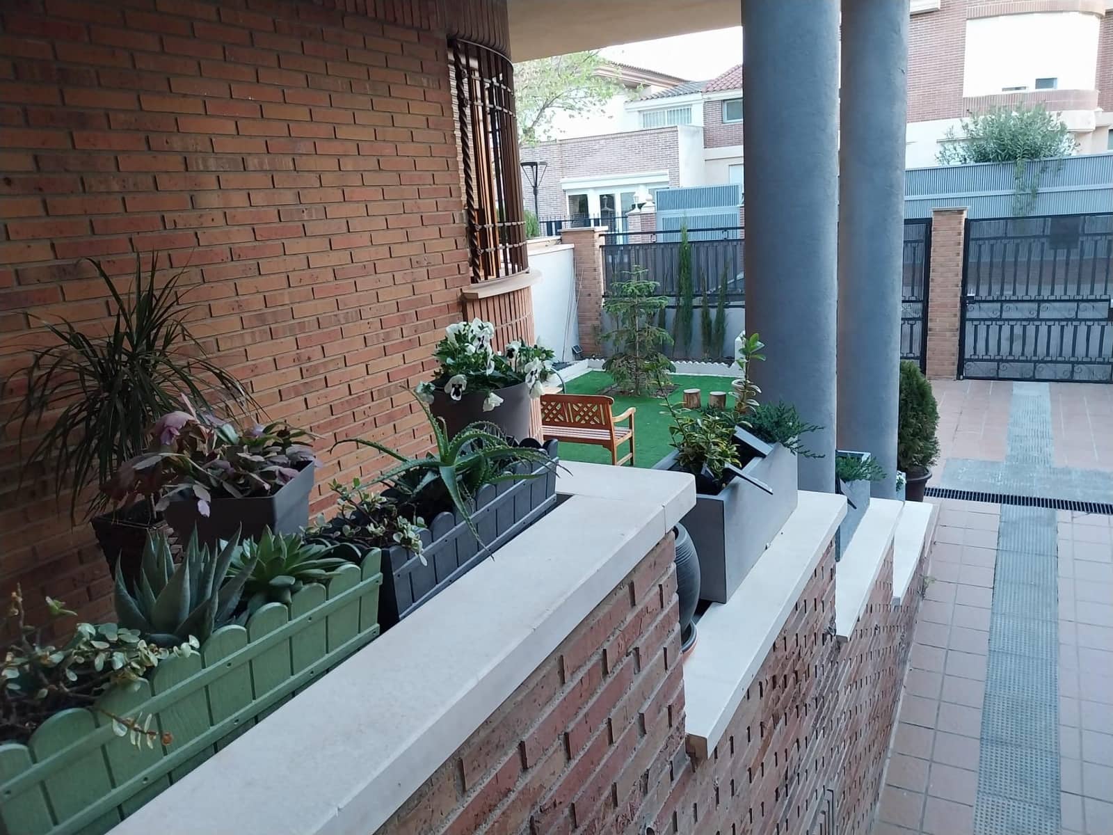 4 bedroom Villa for sale in Albacete city with pool garage - € 695,000 (Ref: 9723698)