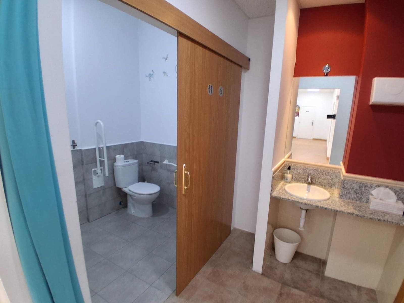 Commercial for sale in Albacete city - € 200,000 (Ref: 9723700)