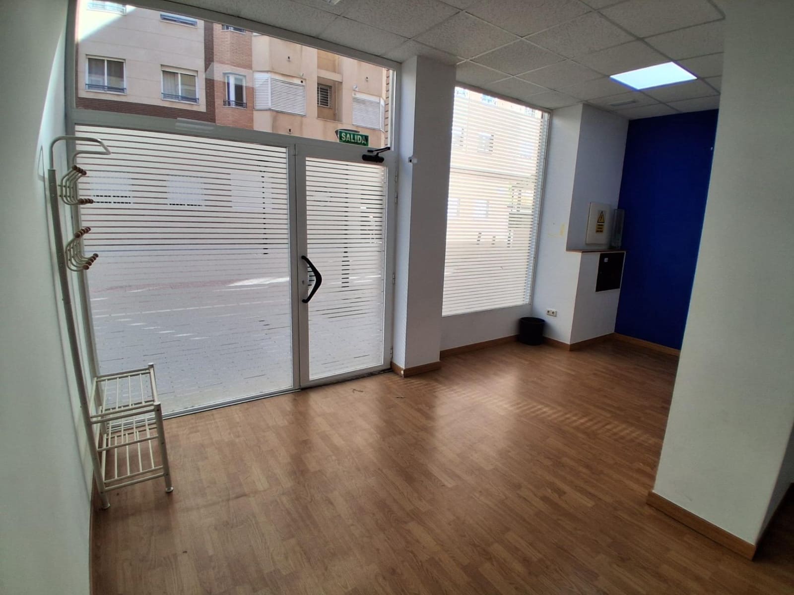 Commercial for sale in Albacete city - € 200,000 (Ref: 9723700)