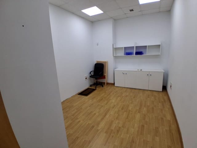 Commercial for sale in Albacete city - € 200,000 (Ref: 9723700)