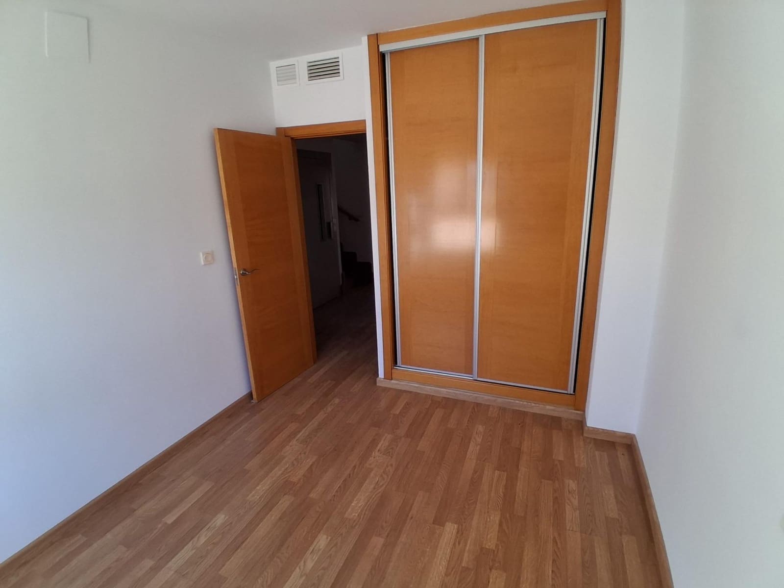 3 bedroom Terraced Villa for sale in La Gineta with garage - € 200,000 (Ref: 9723701)