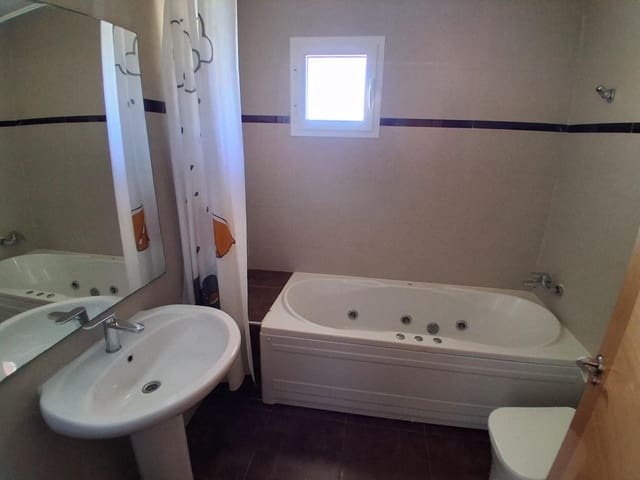 3 bedroom Terraced Villa for sale in La Gineta with garage - € 200,000 (Ref: 9723701)