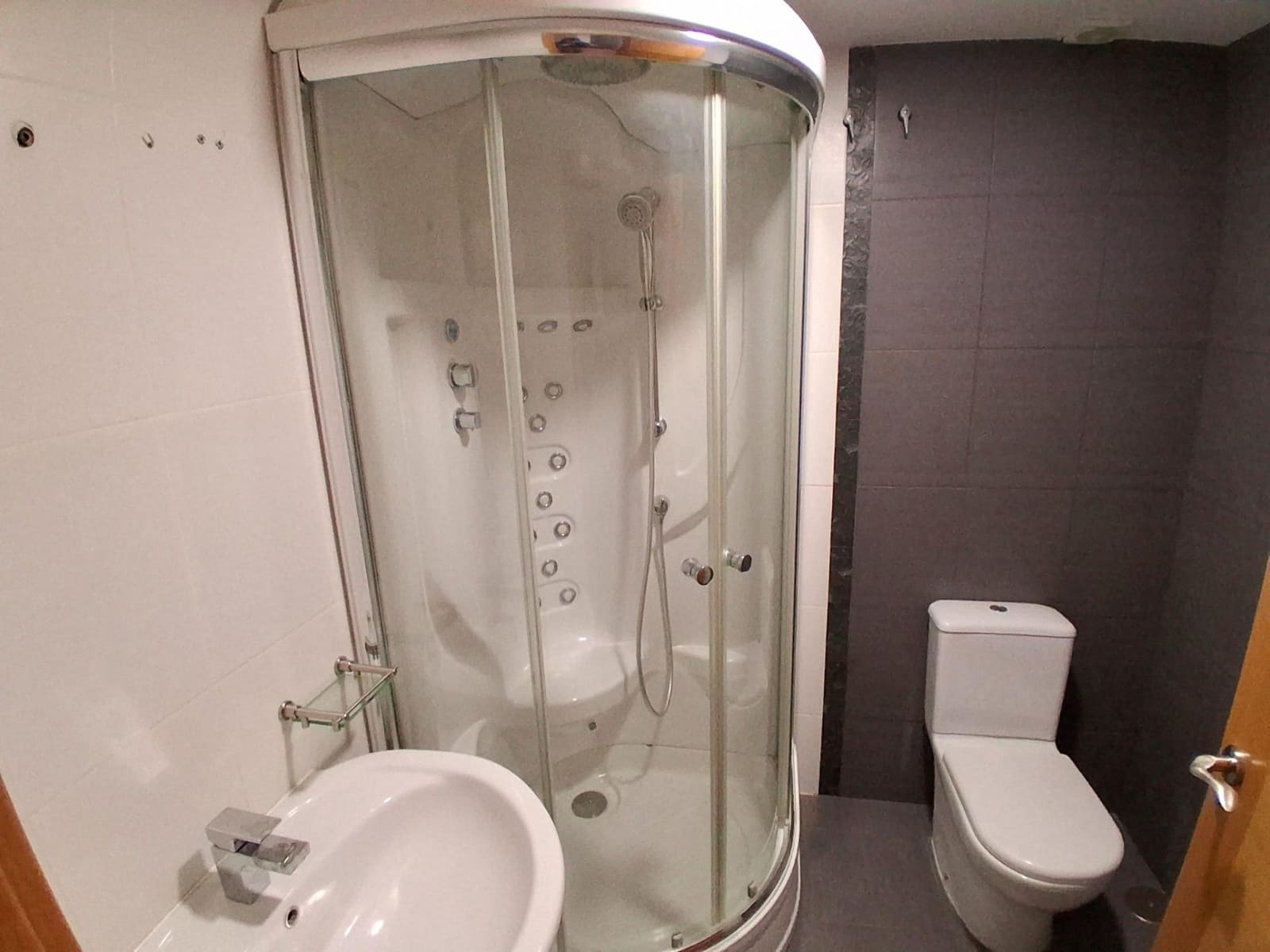 3 bedroom Terraced Villa for sale in La Gineta with garage - € 200,000 (Ref: 9723701)