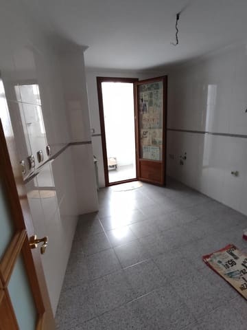 4 Zimmer Wohnung zu verkaufen in Albacete Stadt mit Garage - 380.000 € (Ref: 9723702)