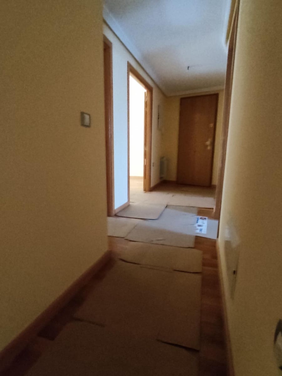 4 bedroom Flat for sale in Albacete city with garage - € 380,000 (Ref: 9723702)