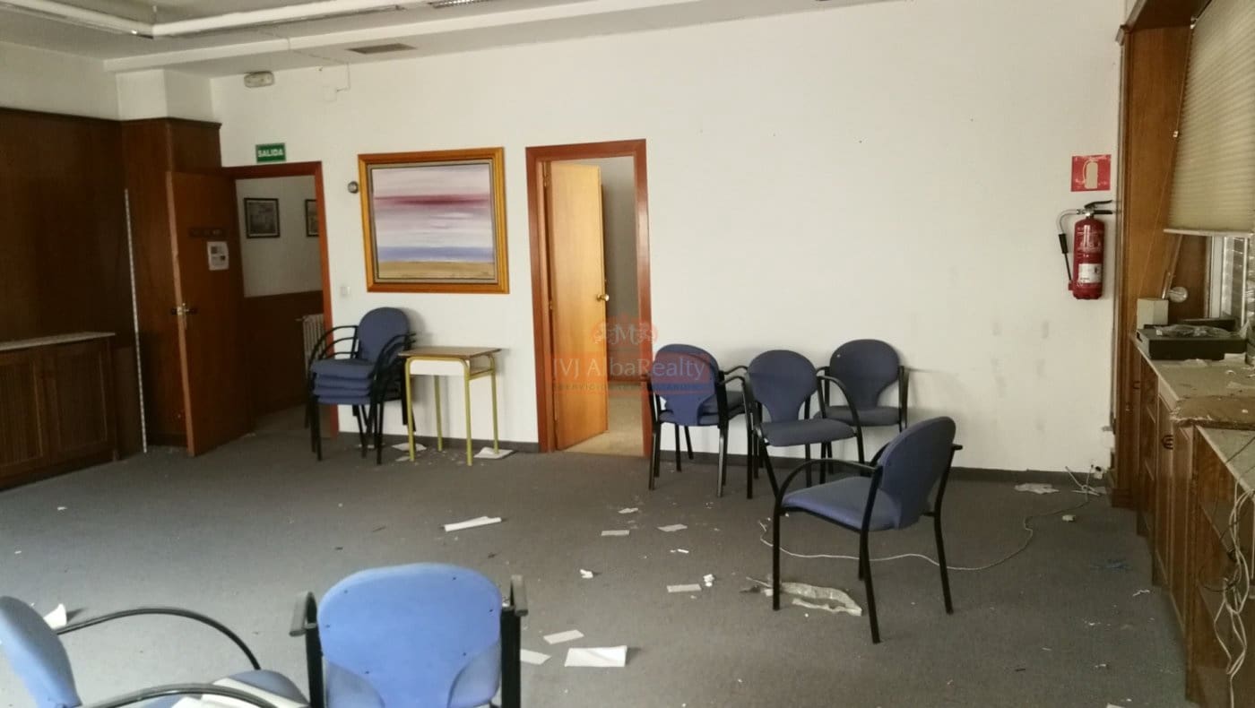 Office for rent in Albacete city - € 1,400 (Ref: 9723711)