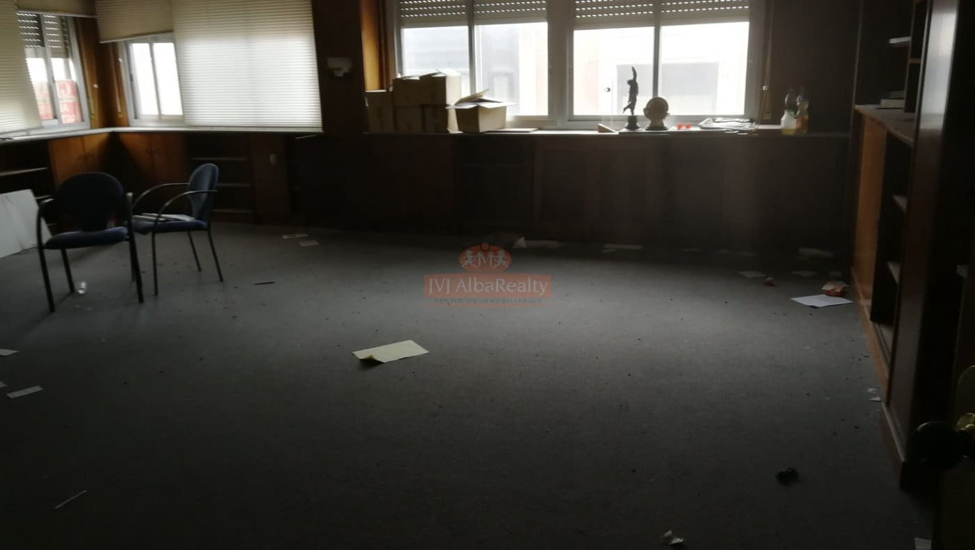Office for rent in Albacete city - € 1,400 (Ref: 9723711)