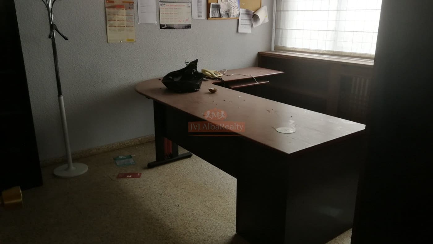 Office for rent in Albacete city - € 1,400 (Ref: 9723711)