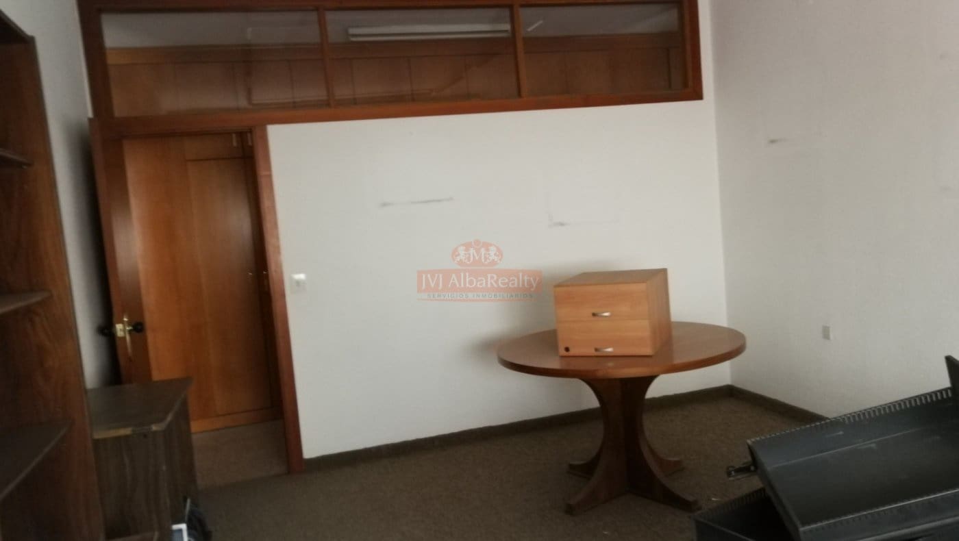 Office for rent in Albacete city - € 1,400 (Ref: 9723711)