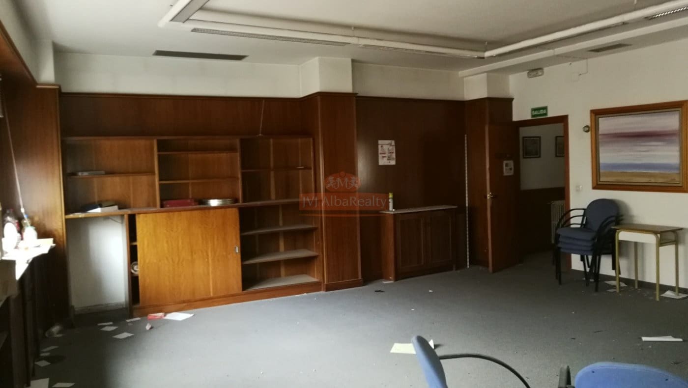 Office for rent in Albacete city - € 1,400 (Ref: 9723711)