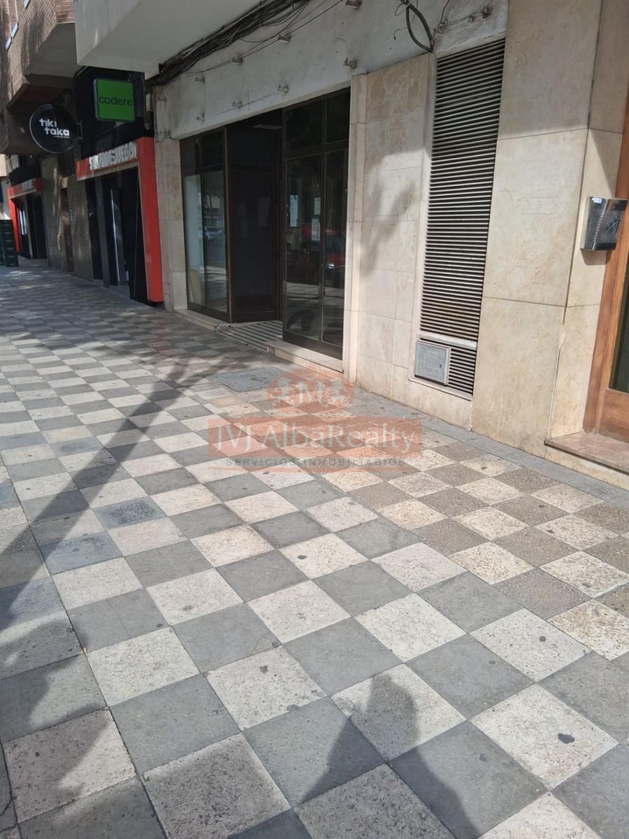 Commercial for sale in Albacete city - € 850,000 (Ref: 9723712)