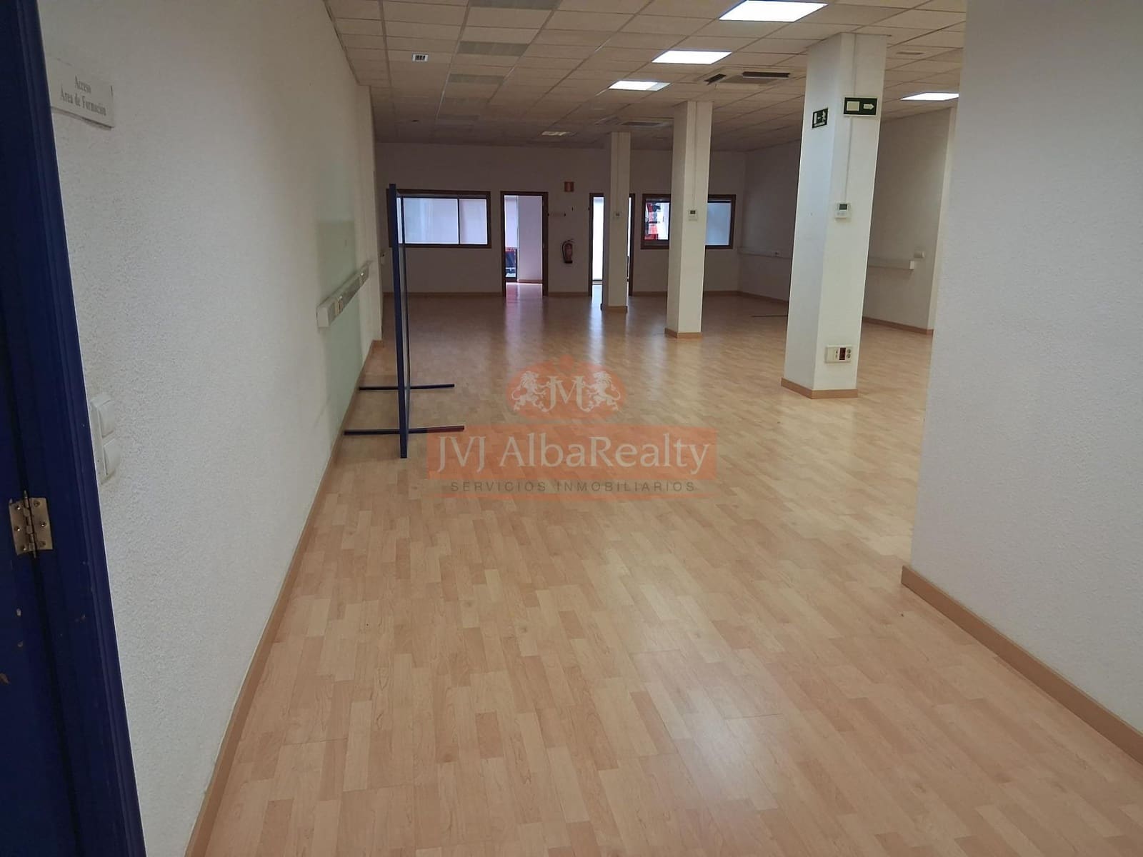 Commercial for sale in Albacete city - € 850,000 (Ref: 9723712)