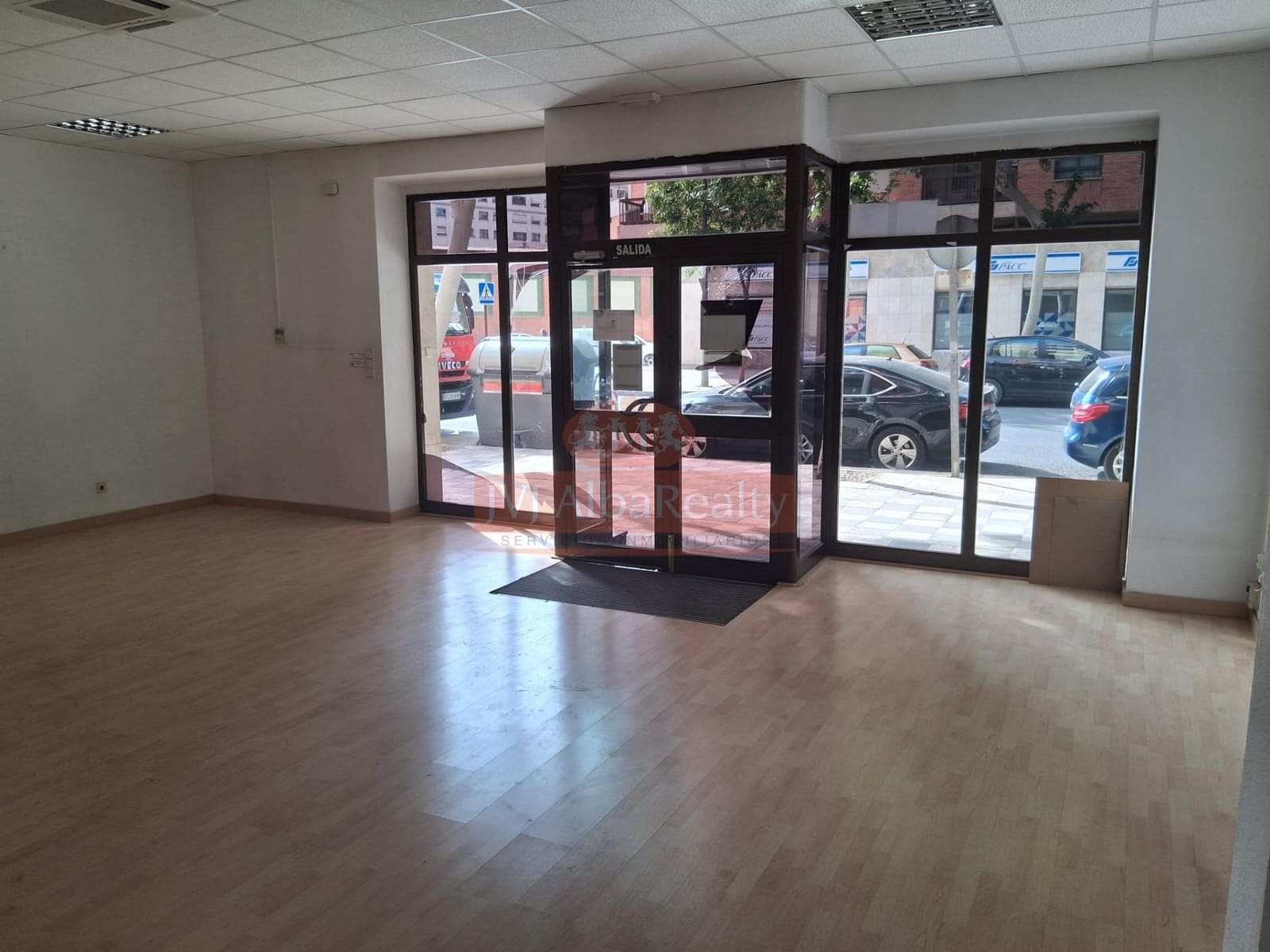 Commercial for sale in Albacete city - € 850,000 (Ref: 9723712)