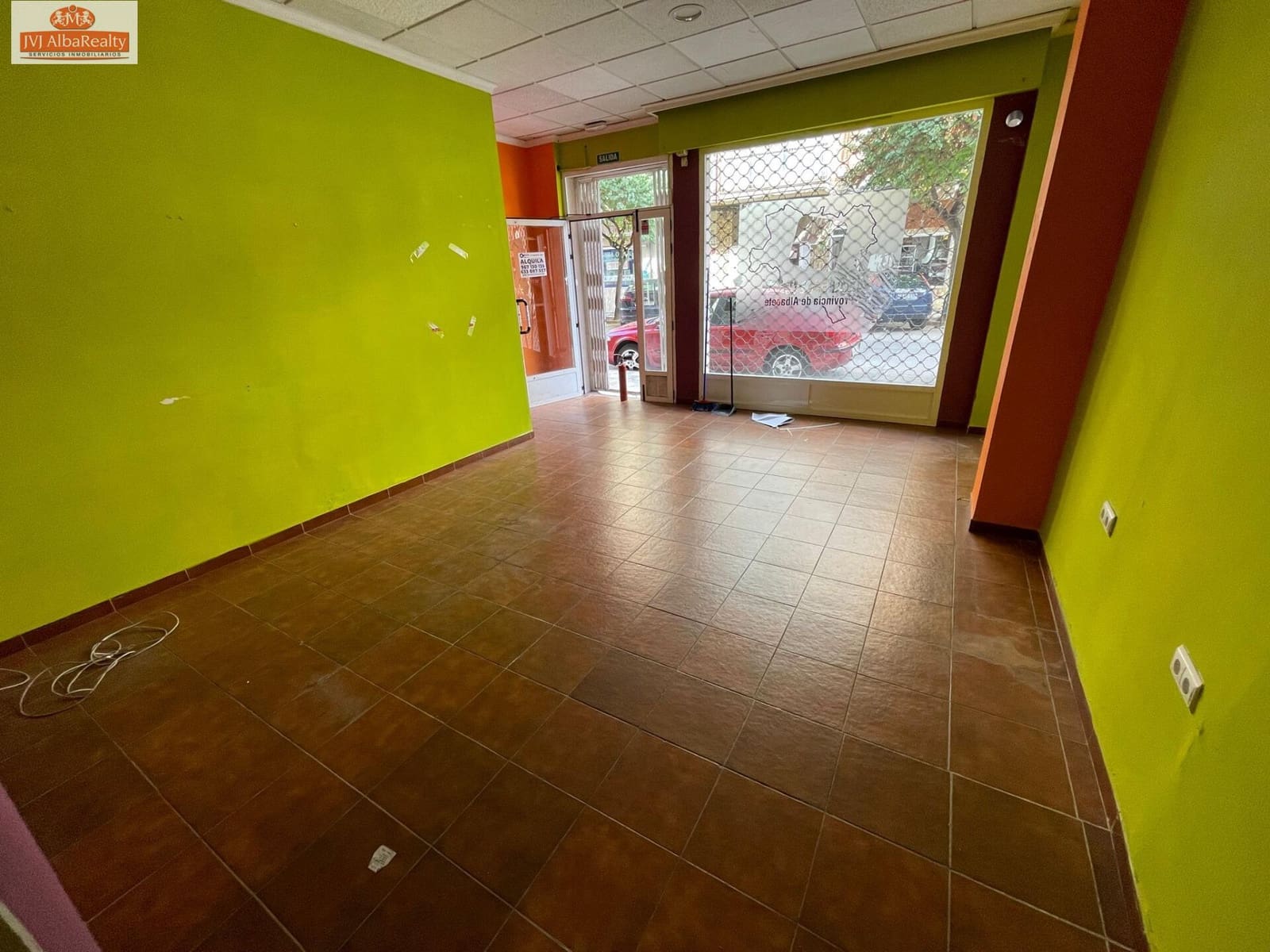 Commercial for rent in Albacete city - € 600 (Ref: 9723713)