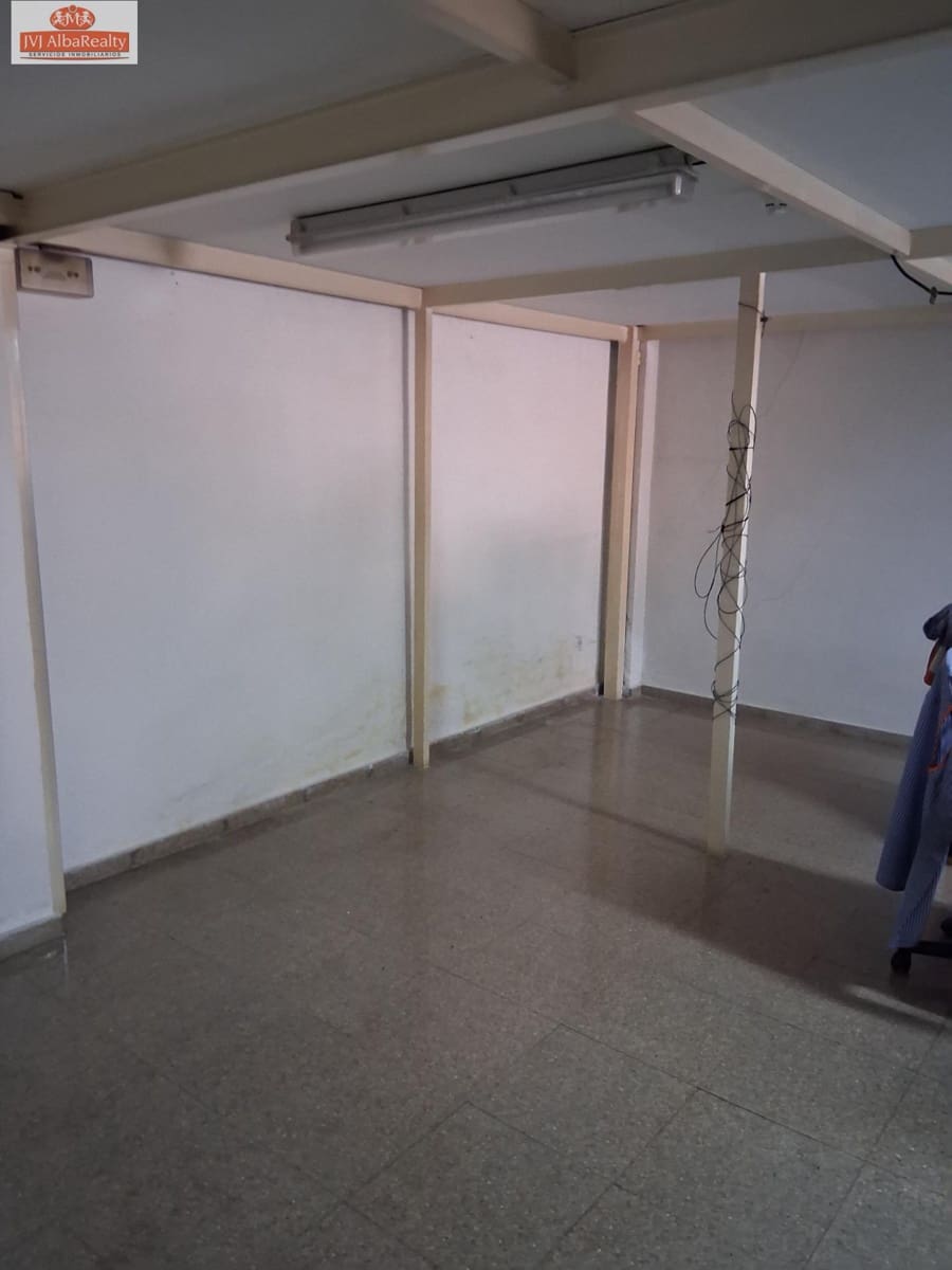 Commercial for sale in Albacete city - € 125,000 (Ref: 9723714)