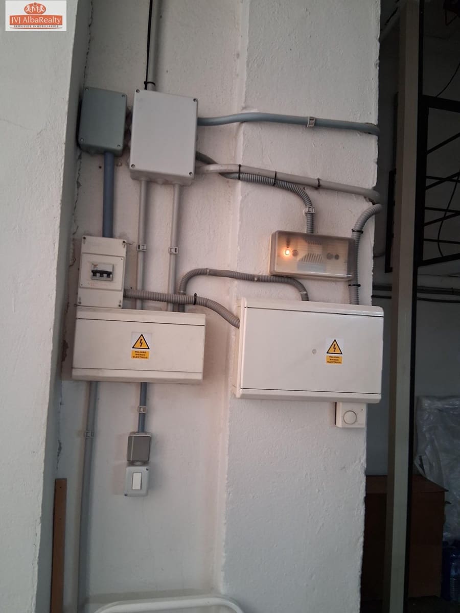 Commercial for sale in Albacete city - € 125,000 (Ref: 9723714)