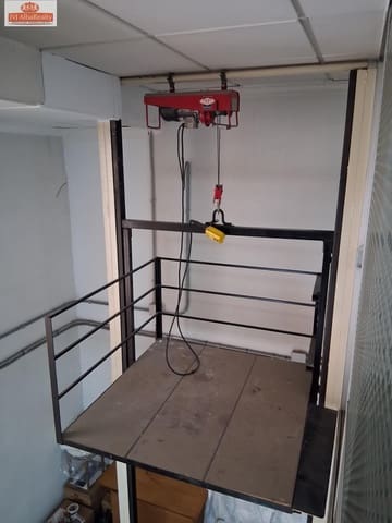 Commercial for sale in Hospital, Albacete city - € 125,000 (Ref: 9723714)