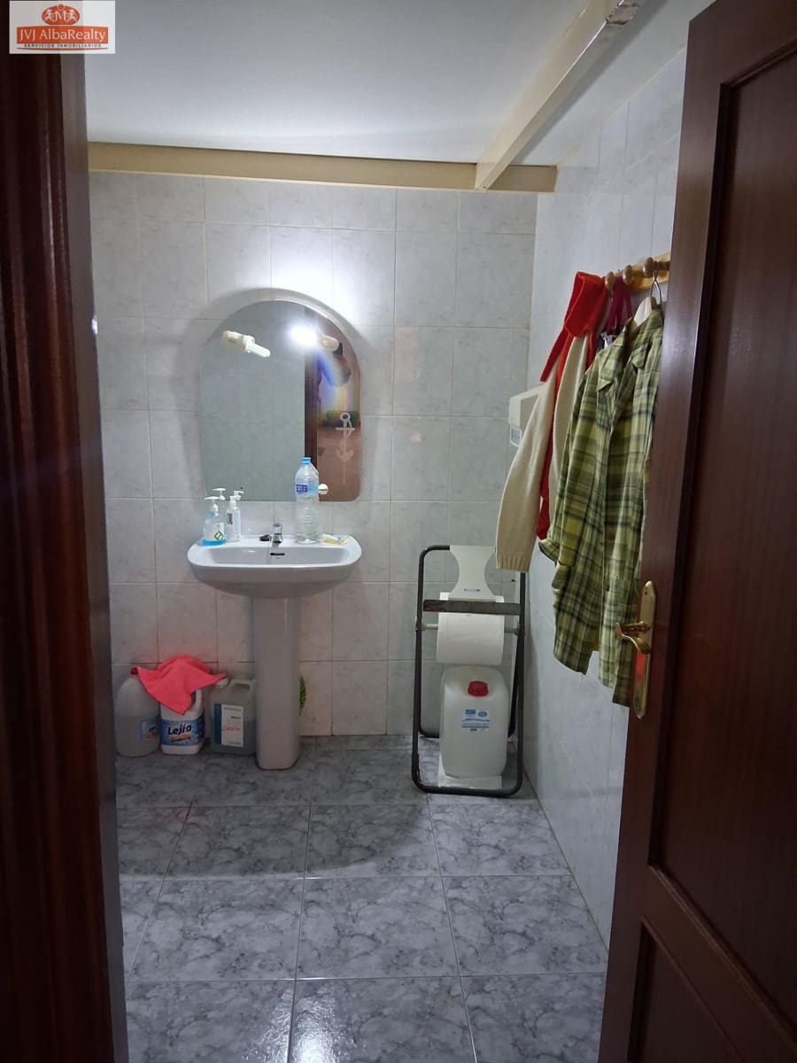 Commercial for sale in Albacete city - € 125,000 (Ref: 9723714)