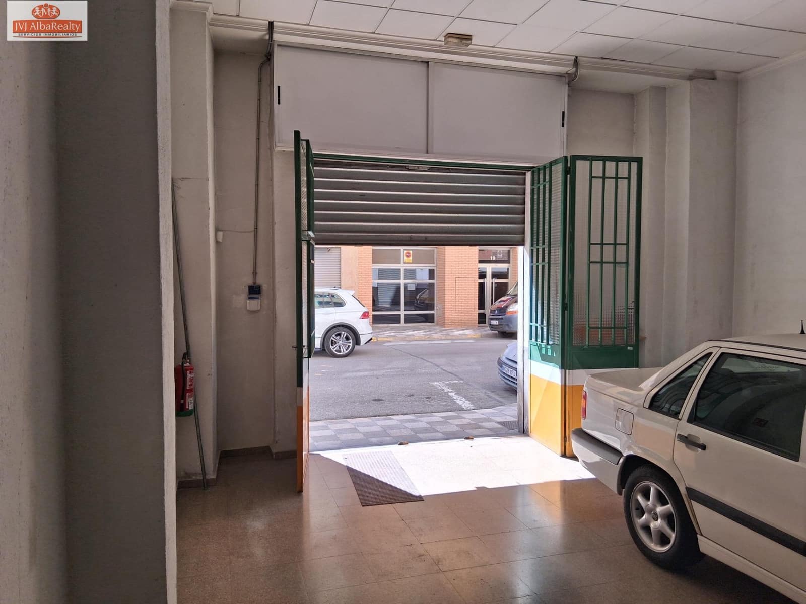Commercial for sale in Albacete city - € 125,000 (Ref: 9723714)