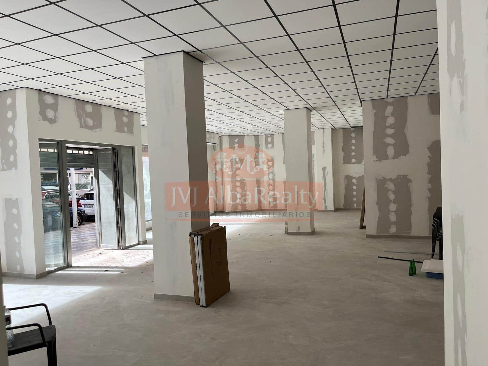 Commercial for rent in Albacete city - € 900 (Ref: 9723715)