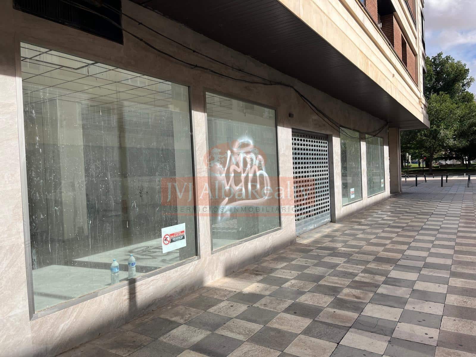 Commercial for rent in Albacete city - € 900 (Ref: 9723715)