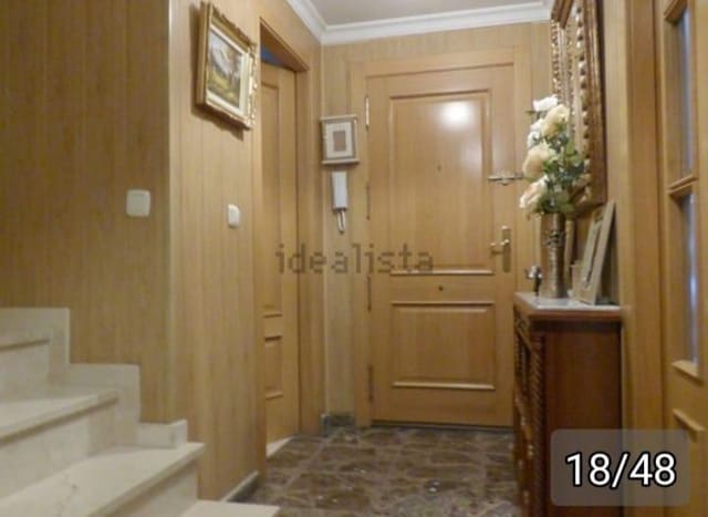 4 bedroom Terraced Villa for sale in Albacete city with garage - € 395,000 (Ref: 9723716)
