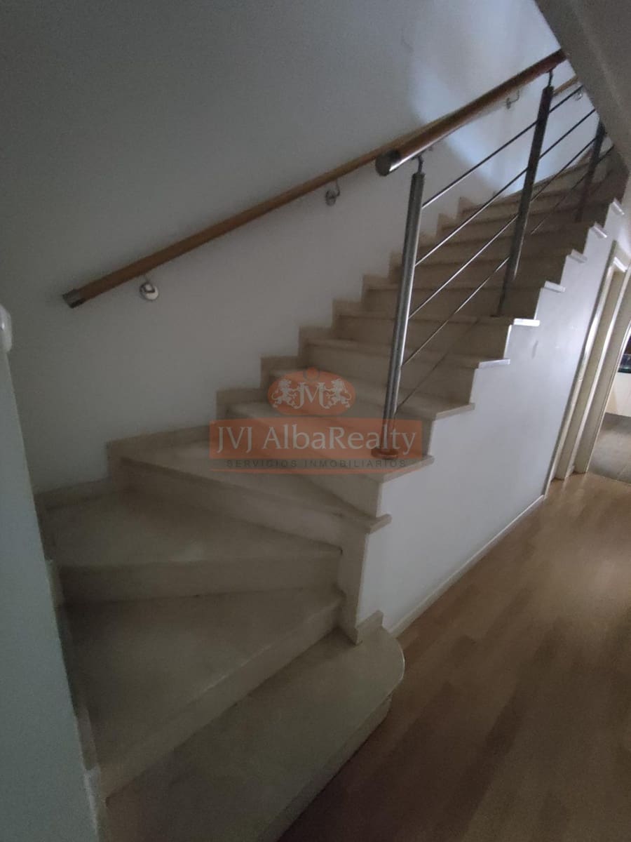 4 bedroom Terraced Villa for sale in Albacete city with garage - € 405,000 (Ref: 9723717)