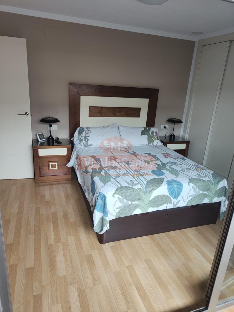 4 bedroom Terraced Villa for sale in Albacete city with garage - € 405,000 (Ref: 9723717)