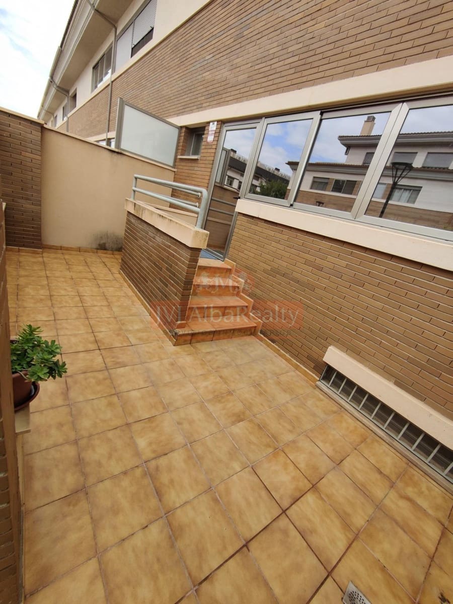4 bedroom Terraced Villa for sale in Albacete city with garage - € 405,000 (Ref: 9723717)