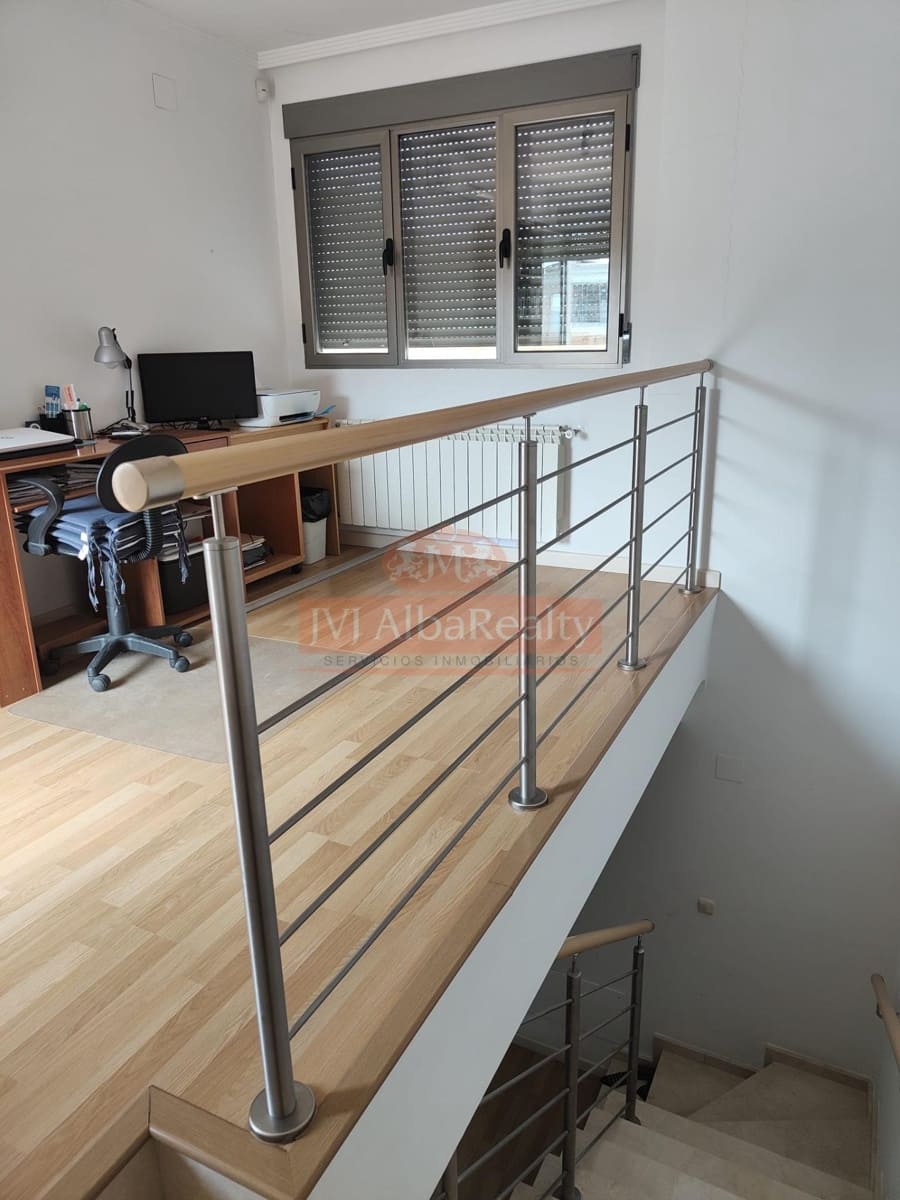 4 bedroom Terraced Villa for sale in Albacete city with garage - € 405,000 (Ref: 9723717)