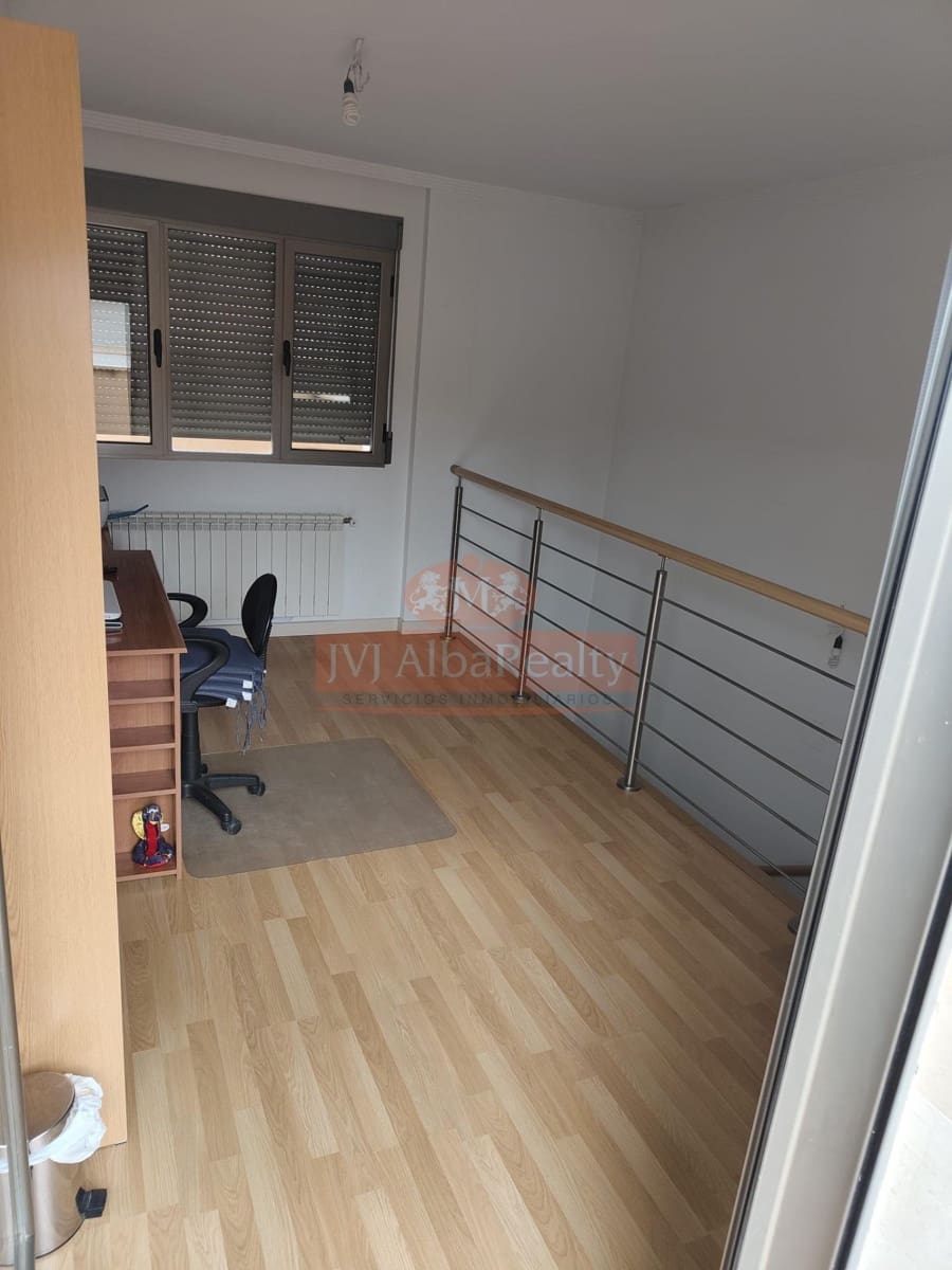 4 bedroom Terraced Villa for sale in Albacete city with garage - € 405,000 (Ref: 9723717)