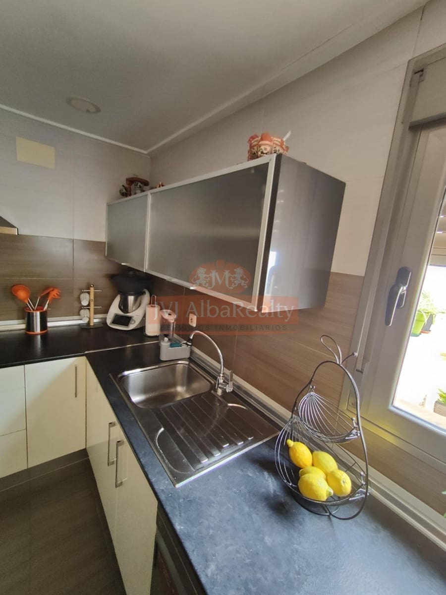 4 bedroom Terraced Villa for sale in Albacete city with garage - € 405,000 (Ref: 9723717)