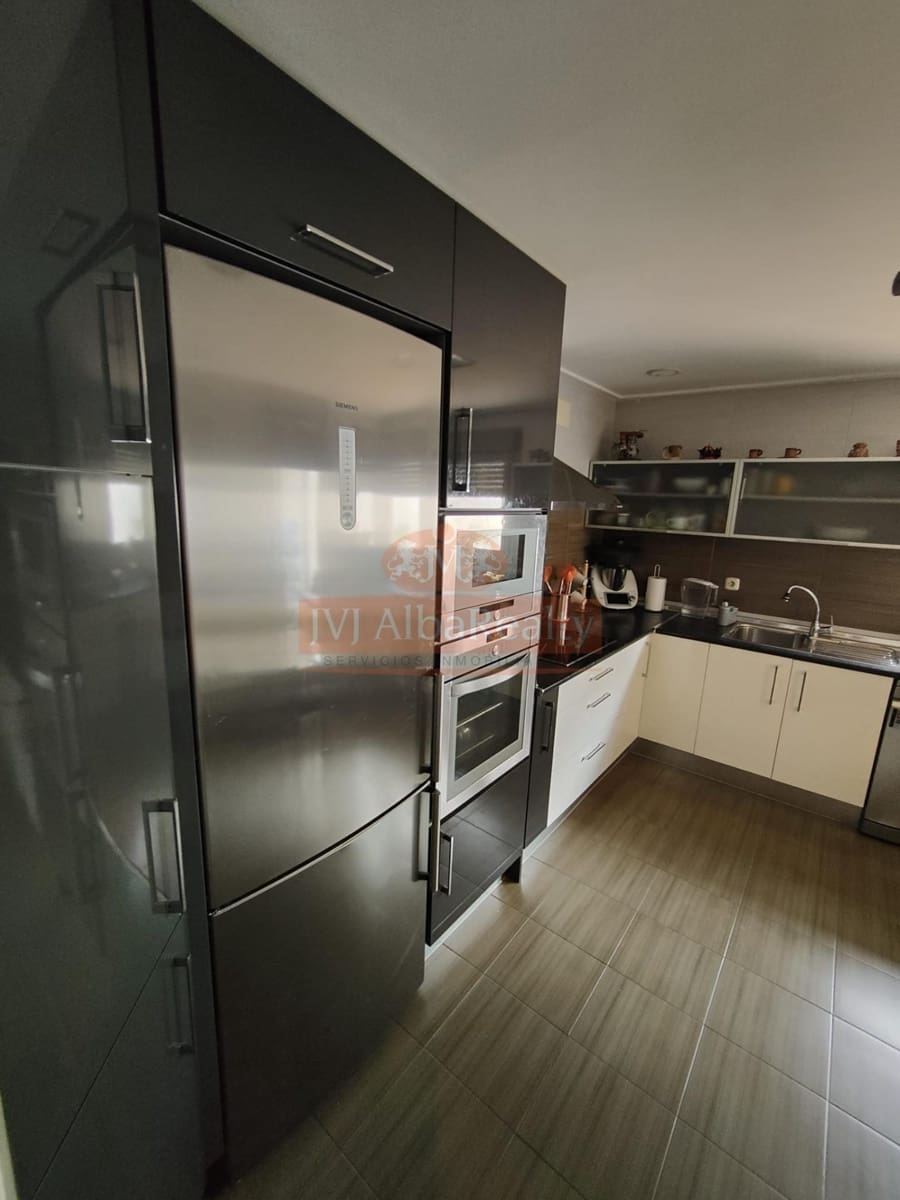 4 bedroom Terraced Villa for sale in Albacete city with garage - € 405,000 (Ref: 9723717)