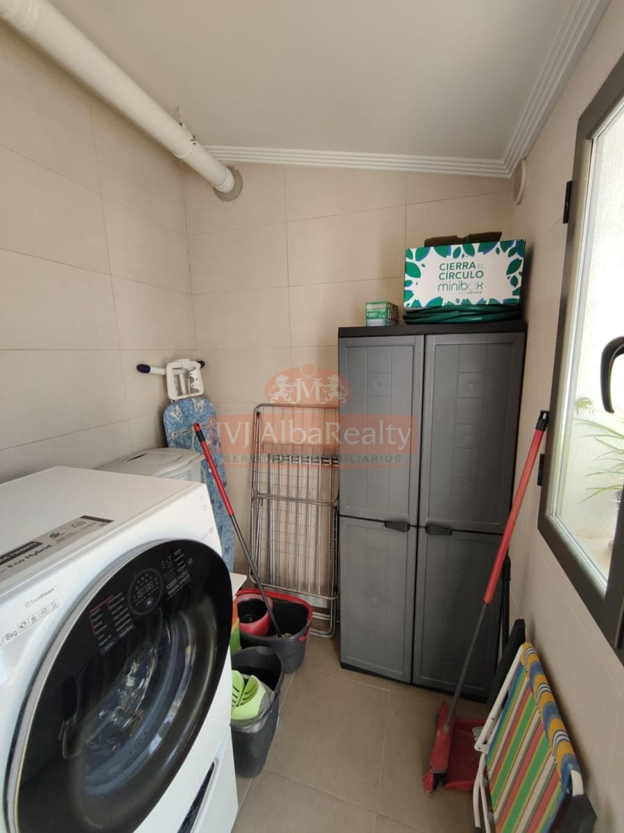 4 bedroom Terraced Villa for sale in Albacete city with garage - € 405,000 (Ref: 9723717)