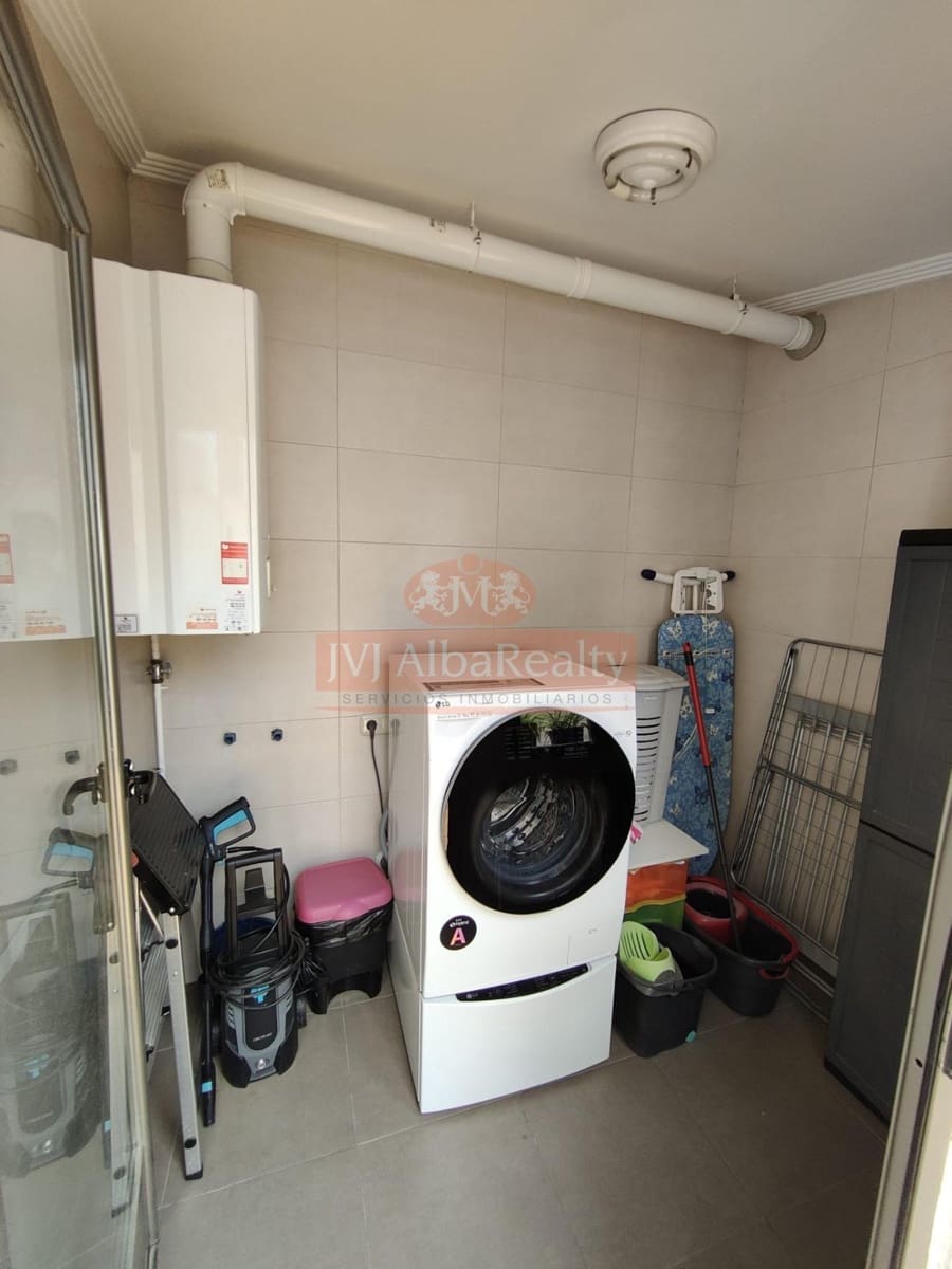 4 bedroom Terraced Villa for sale in Albacete city with garage - € 405,000 (Ref: 9723717)