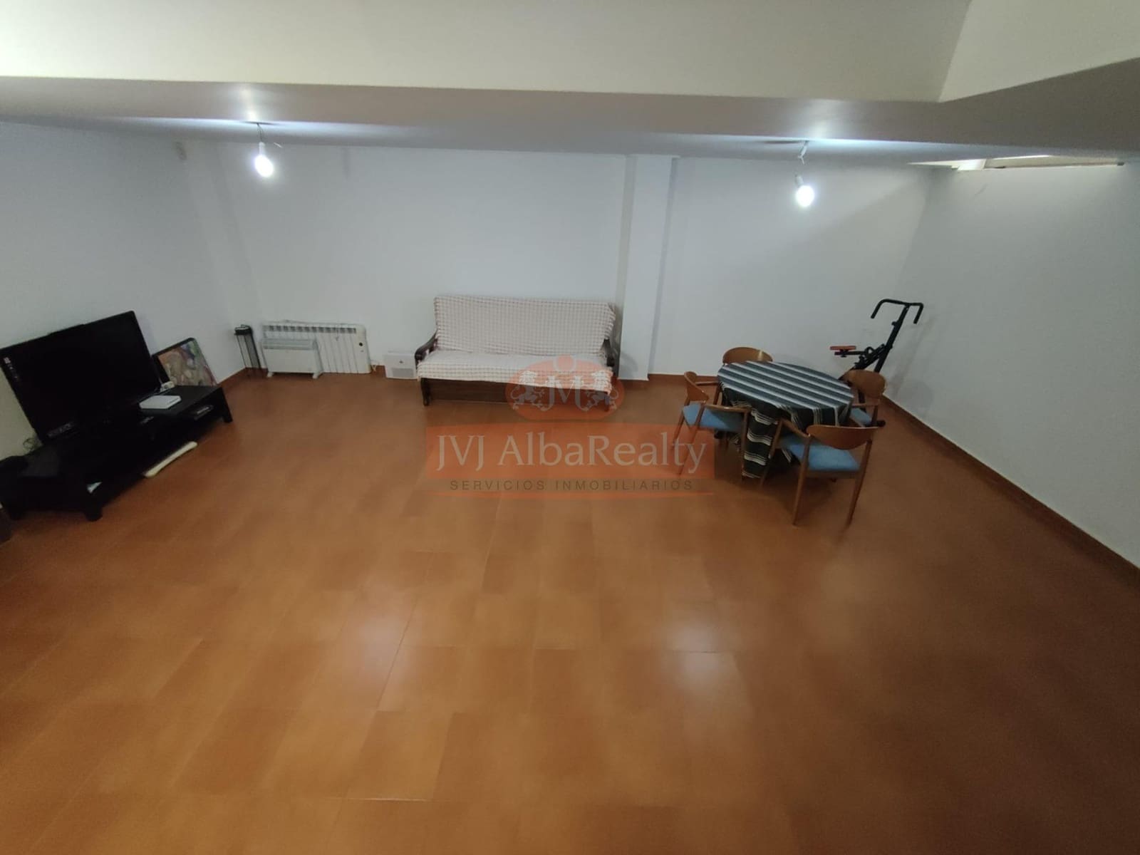 4 bedroom Terraced Villa for sale in Albacete city with garage - € 405,000 (Ref: 9723717)
