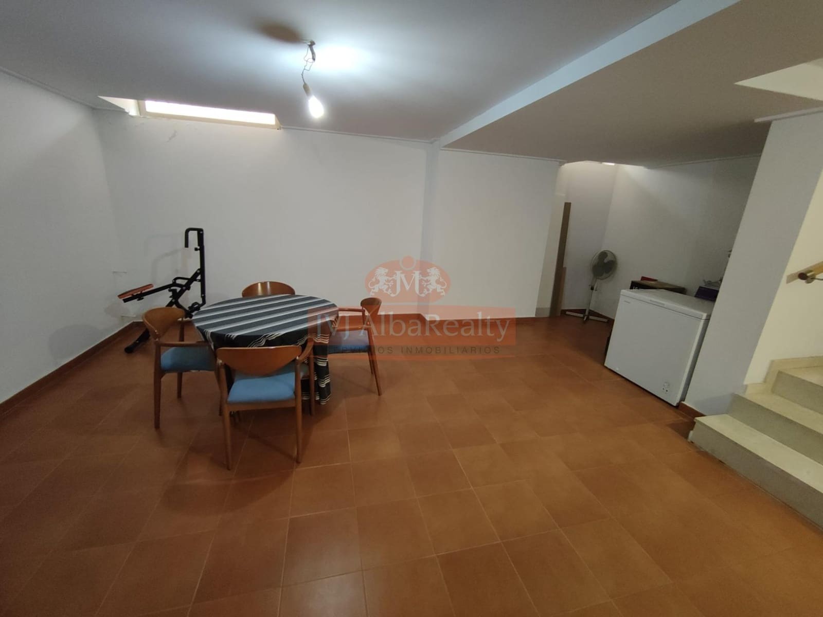 4 bedroom Terraced Villa for sale in Albacete city with garage - € 405,000 (Ref: 9723717)