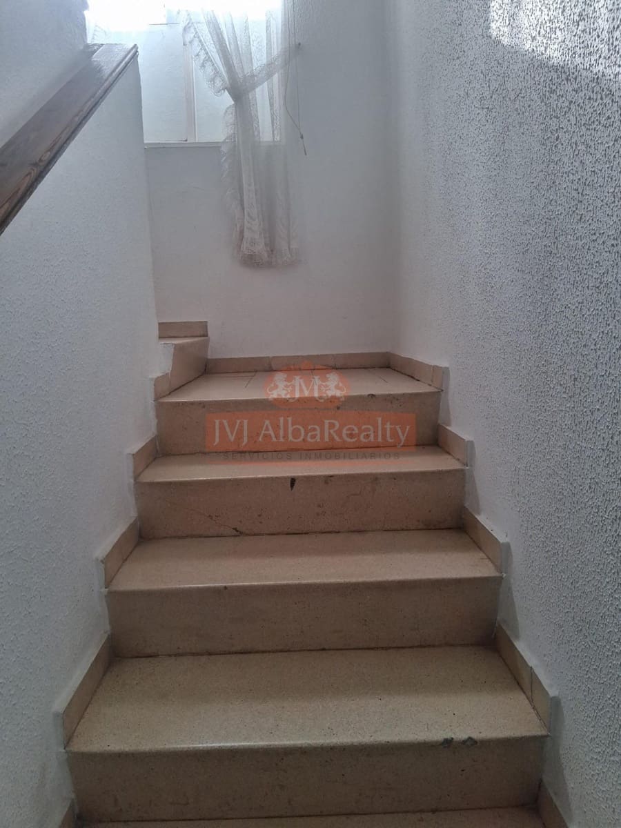 4 bedroom Townhouse for sale in Albacete city with garage - € 265,000 (Ref: 9723718)