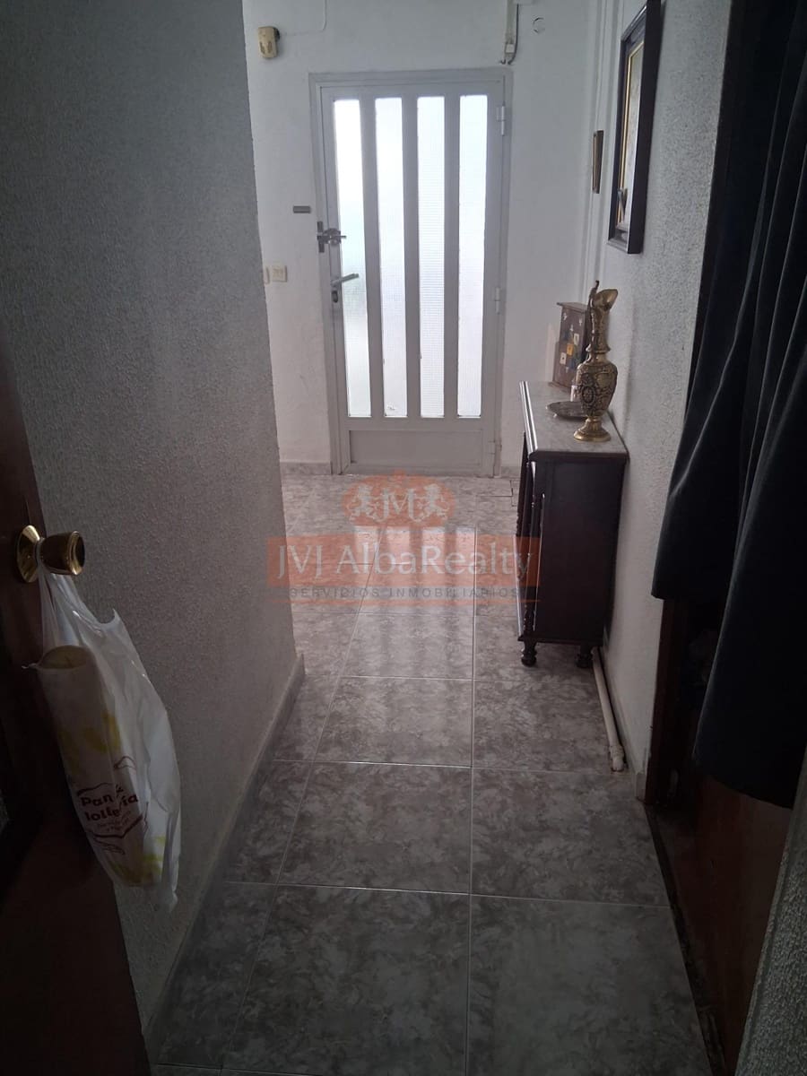 4 bedroom Townhouse for sale in Albacete city with garage - € 265,000 (Ref: 9723718)