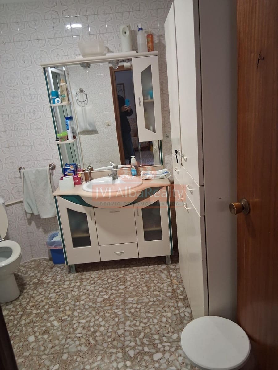 4 bedroom Townhouse for sale in Albacete city with garage - € 265,000 (Ref: 9723718)