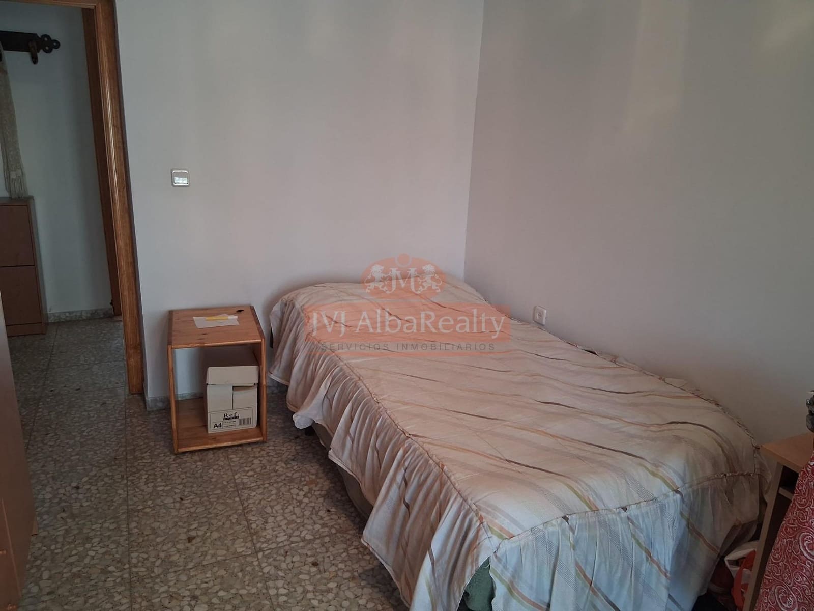 4 bedroom Townhouse for sale in Albacete city with garage - € 265,000 (Ref: 9723718)