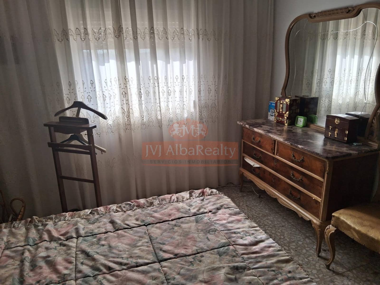 4 bedroom Townhouse for sale in Albacete city with garage - € 265,000 (Ref: 9723718)