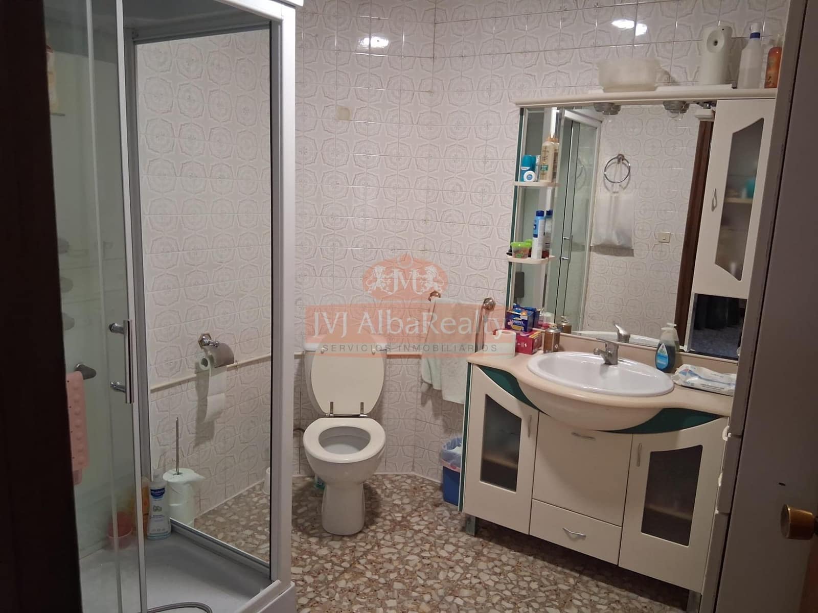 4 bedroom Townhouse for sale in Albacete city with garage - € 265,000 (Ref: 9723718)