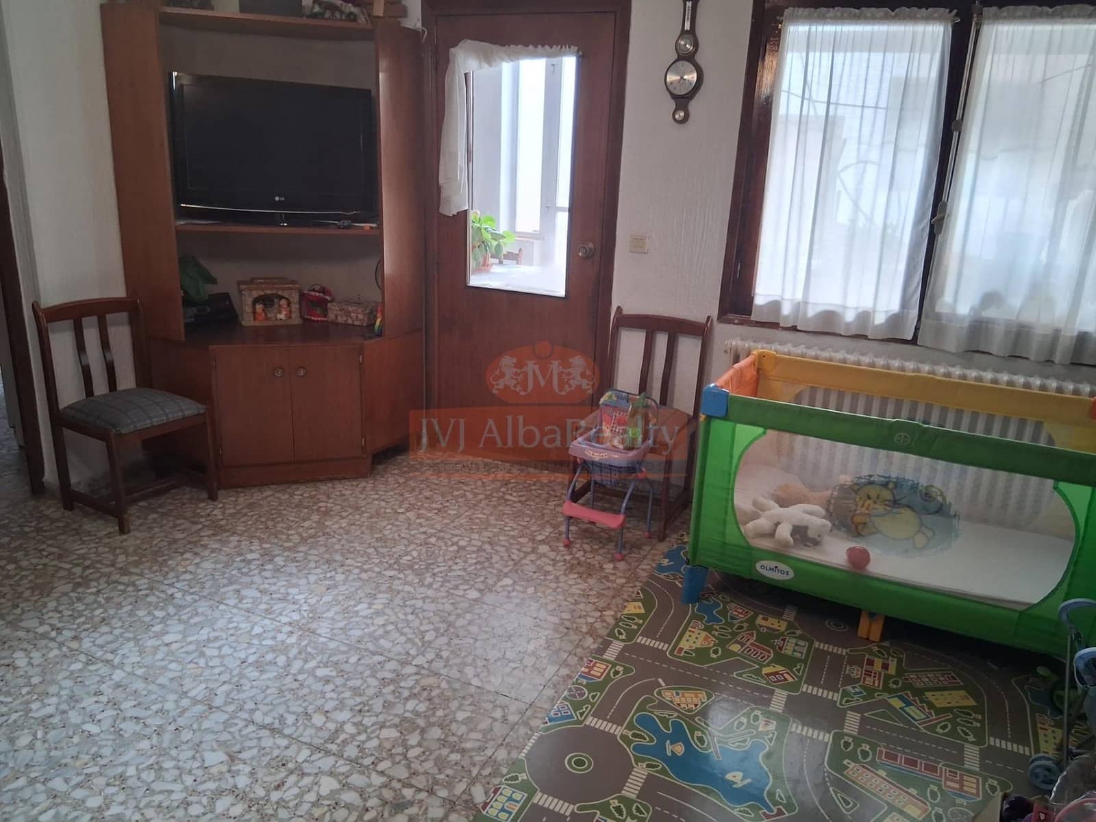 4 bedroom Townhouse for sale in Albacete city with garage - € 265,000 (Ref: 9723718)