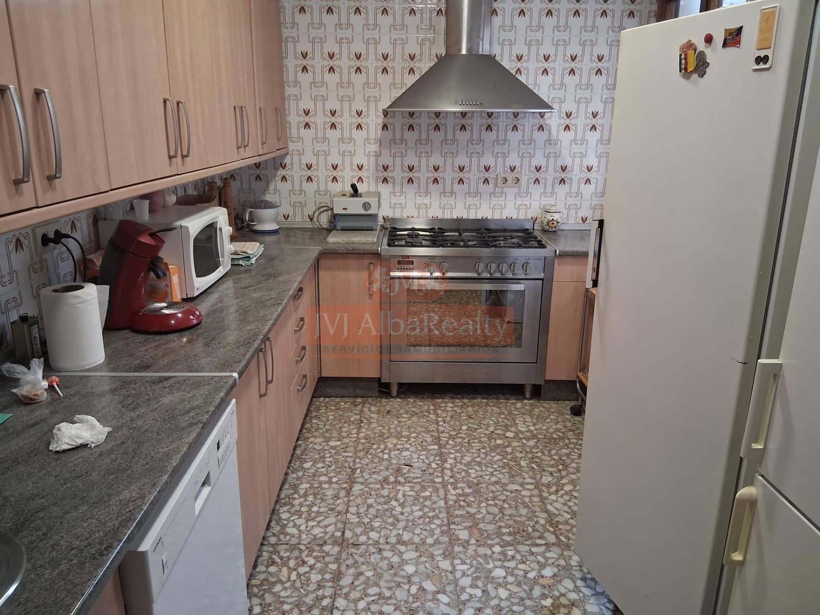 4 bedroom Townhouse for sale in Albacete city with garage - € 265,000 (Ref: 9723718)