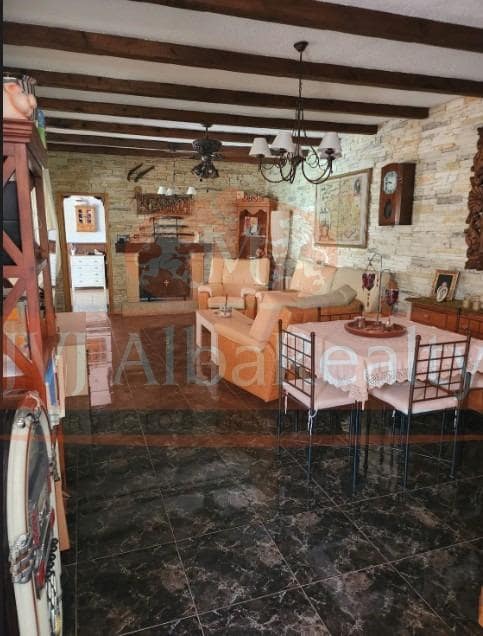 5 sypialnia Willa na sprzedaż w Miasto Albacete z basenem - 295 000 € (Ref: 9723719)